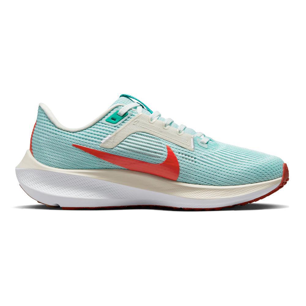 Women's Nike Pegasus 40, Jade Ice/Picante Red-White-Sea Glass, 6 B Medium